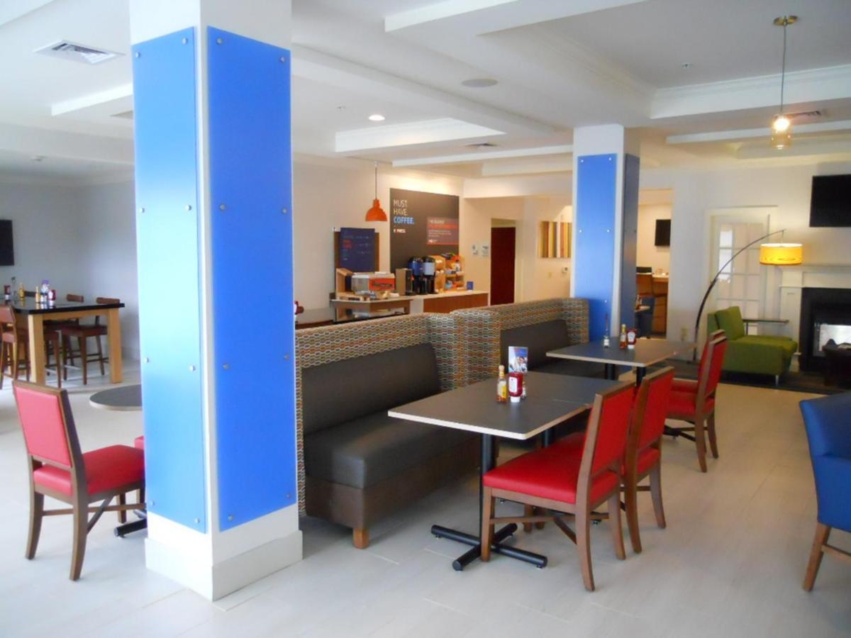Holiday Inn Express Hotel & Suites Bethlehem Airport/Allentown Area By Ihg Zewnętrze zdjęcie
