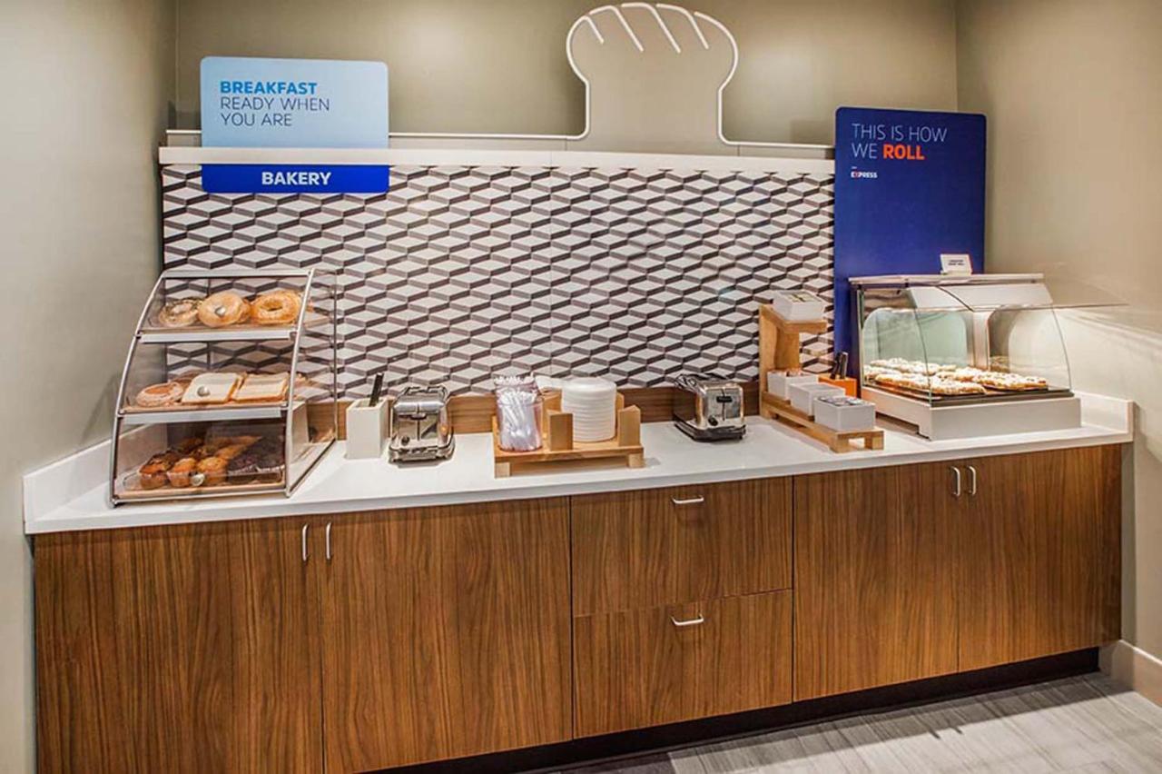 Holiday Inn Express Hotel & Suites Bethlehem Airport/Allentown Area By Ihg Zewnętrze zdjęcie